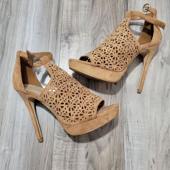 Aldo Vizzola heeled peep toe sandal. Approx 5” stiletto heel, 1” platform. - Picture 2 of 10